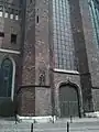 Mariakerk i Gdańsk, sandstenportal og stenskulptur