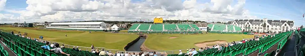 18. hul og Barry Burn på mesterskabsbanen i Carnoustie.