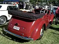 Australsk Ford Anglia Tourer fra 1946 set bagfra