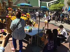 Erawan-helligdommen genåbnede den 19. august (VOA).