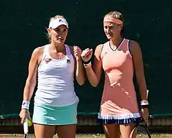 Tímea Babis og Kristina Mladenovic