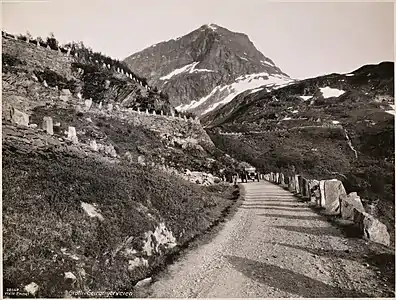 Den fredede 'Geirangervegen' ved Dalsnibba, et fjeld i Stranda kommune, 1926