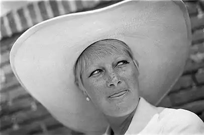 Adèle Bloemendaal (1967)