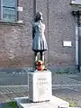 Statue af Anne Frank i Utrecht.