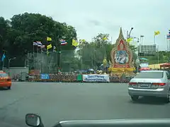 Afspærret område med Gultrøje-demonstranter ved regeringsbygninger, Bangkok, august 2008.