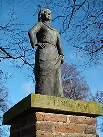 "Hendrickje Stoffels"Statue lavet afTruus Doodeheefver Kremerpå torvet i Bredevoort.