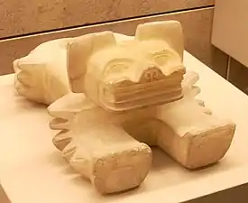 Alabasterstatue af en ozelot fra Teotihuacan, 5.–6. årh., muligvis en rituel beholder til ofrede menneskehjerter (British Museum)