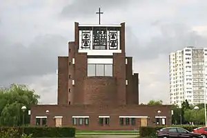 Fronten af kirken (set sydfra)