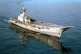 Thai HTMS Chakri Naruebet blev bygget efter Príncipe de Asturias's design.