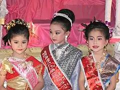 Unge vindere af Noppamats Queen beauty contest i Chiang Mai (2005)