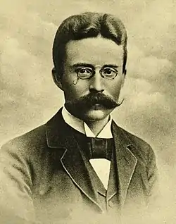 Fotografiet er formentlig taget omkring år 1900.