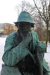 Det lider mot skymning er en skulptur af Aron Jerndahl