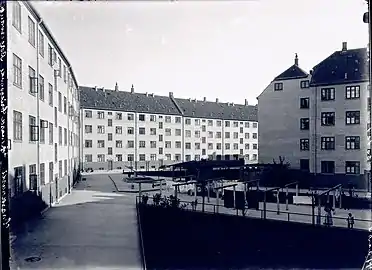 Baggård, Edvard Griegs Gade 2-28 (1920)