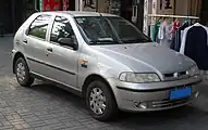 Fiat Palio femdørs