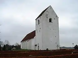 Kirken set fra nordvest.