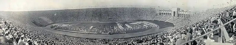 Alle nationer på Los Angeles Olympic Stadium under åbningsceremonien.