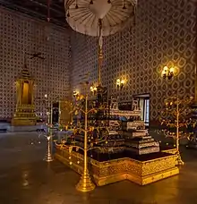 Phuttan Kanchanasinghat tronen i Grand Palace.