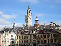 Grande Place med børsen og klokketårn i Lille