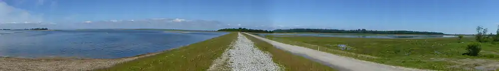 Gyldensteen Strand, panorama taget fra det nye dige mellem engsøen og kystlaguen