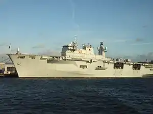 HMS Ocean (L12) set i Plymouth 2006