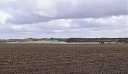 Hauge Sø set fra vest, Monumentet for Slaget på Grathe Hede