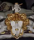 Våbenskjold for Matias Tausan i Stavanger Domkirke, skåret af Anders Smith til epitafet for Tausan og hans to koner.