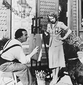 Isaac Grünewald uden for 'Grünewaldvillan' i Saltsjöbaden, med hustru Märta Grundell (sv), ml. 1937 og 1946