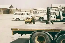 MT og FLS køretøjer i Kufah i juni 1977