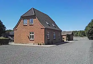 Løvlund: Løvlund Stationsvej 1