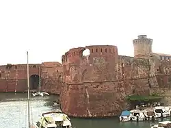 Fortezza Vecchia (det Gamle Fort) i provinshovedbyen Livorno