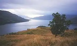 Udsigt mod øst langs Loch Katrine