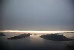 Longvafjorden med Harøyfjorden i forgrunden