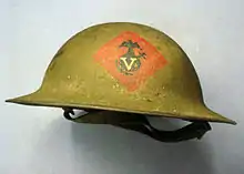 En petasoslignende brodiehjelm fra 1917