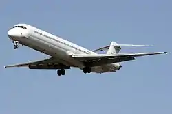 Et McDonnell Douglas MD-83, svarende til flyet som var involveret i styrtet.