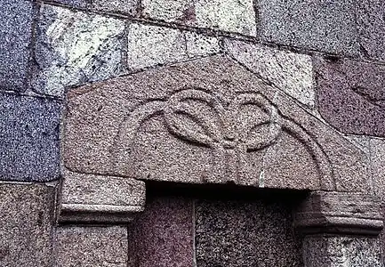 Detalje med tympanon over nordportalen