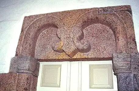 Sydportal. Tegning af hele portalen kan ses på "Trap"