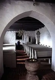 Skibet set mod vest fra koret