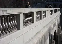 Et vue på den renoverede balustrade i 2010.