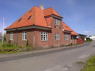 Nyker: Stationsvej 11