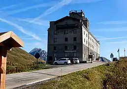 Det historiske hospice tæt ved passets højeste punkt