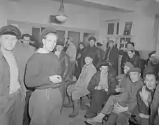 På en af telegrafstationerne i Lofoten under lofotenfiskeriet i 1951.