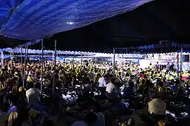 Gultrøje-demonstranter ved Government House i Bangkok.