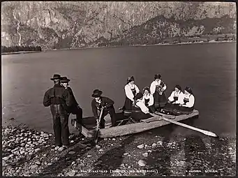 "Paa Kirkefærd", 1894Dragter fra Sætersdal, Agder (bunad, no)