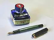 Blækflaske med det kendte Pelikan 4001 og fyldepen