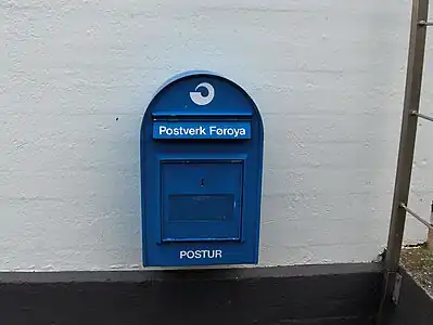 Postkasse i Funningur på Eysturoy (Østerø)