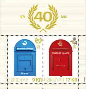 Blå postkasse afløste 1976 den røde danske.9- og 17-kroners mærker ved 40-års jubilæum 2016