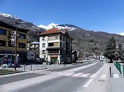 Landevej D1090 gennem Bourg-Saint-Maurice