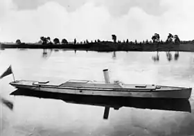 Rap under engelsk flag ved værftet i Chiswick i 1873.