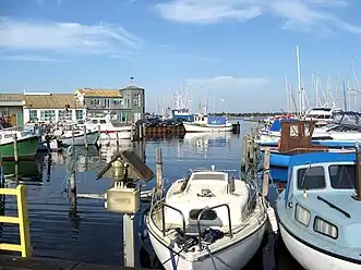 Reersø Havn i bugtens nordlige ende
