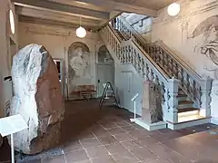 Forhal med Maltstenen til venstre